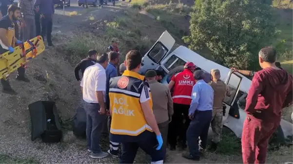 Siirt'te şarampole devrilen minibüsteki 4 kişi öldü, 6 kişi yaralandı