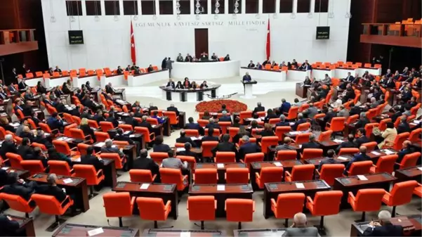 Son Dakika: Ek gösterge ve öğrenci affına ilişkin teklif, TBMM Plan ve Bütçe Komisyonu'nda kabul edildi