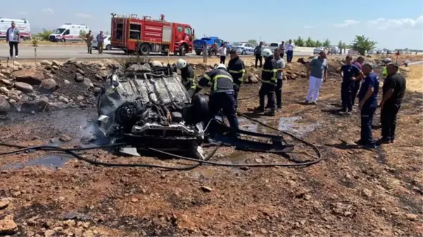 Devrildikten sonra alev alan otomobildeki aynı aileden 2'si çocuk 4 kişi hayatını kaybetti