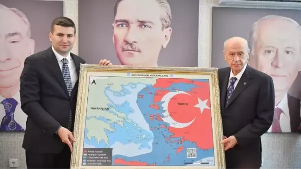 Bahçeli'nin haritalı fotoğrafının başlattığı tartışma büyüyor! Yunanistan'dan sonra bir tepki de Almanya'dan geldi