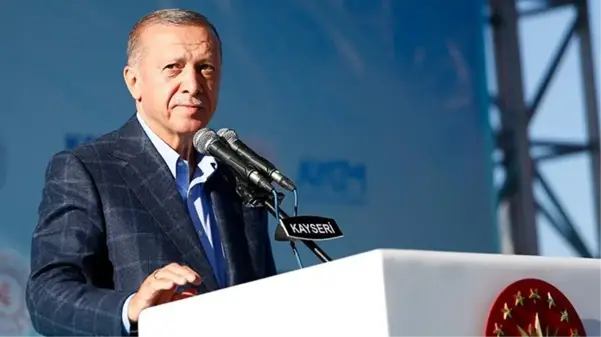 Cumhurbaşkanı Erdoğan, konuşması sırasında 