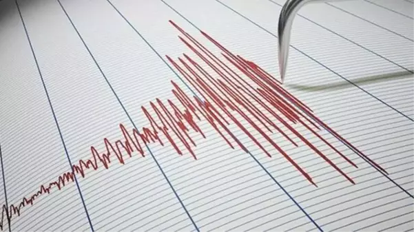 Kuşadası Körfezi'nde 3.8 ve 5 büyüklüğünde iki deprem! Sarsıntı çevre illerden de hissedildi