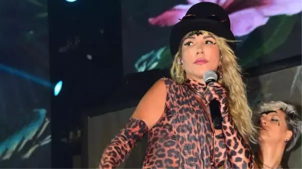 Hande Yener meslektaşlarına meydan okudu: Bana ancak kıyafette rakip olabilirler