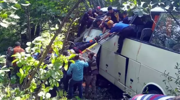 Son dakika! Bursa'da içinde 47 kişinin bulunduğu tur otobüsü şarampole yuvarlandı: 5 ölü, 36 yaralı