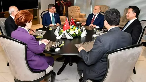 Davutoğlu'na katıldığı yayında açık açık 