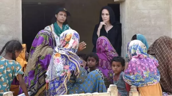 Angelina Jolie'den uluslararası topluma, Pakistan'daki sel mağdurları için yardım çağrısı