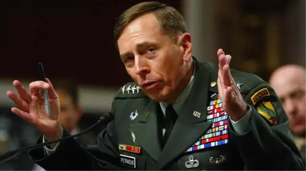 Eski CIA direktörü Petraeus'tan Putin'in nükleer tehdidine yanıt: Rus askerlerini yok ederiz