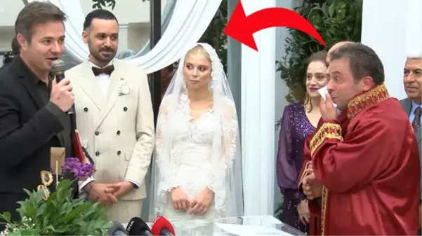 Nikah memuru, karşısındaki gelini görünce bir anda ağlamaya başladı