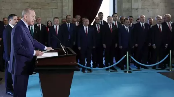 Devlet erkanı Anıtkabir'de! Özel Defter'i imzalayan Cumhurbaşkanı Erdoğan'dan dikkat çeken mesaj