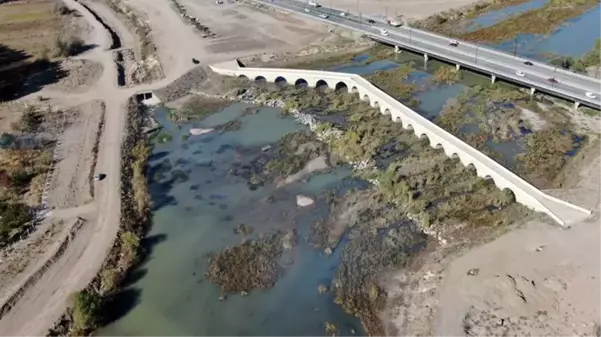 Türkiye'nin en uzun nehri Kızılırmak otlağa dönüştü, manzara herkesi ürküttü