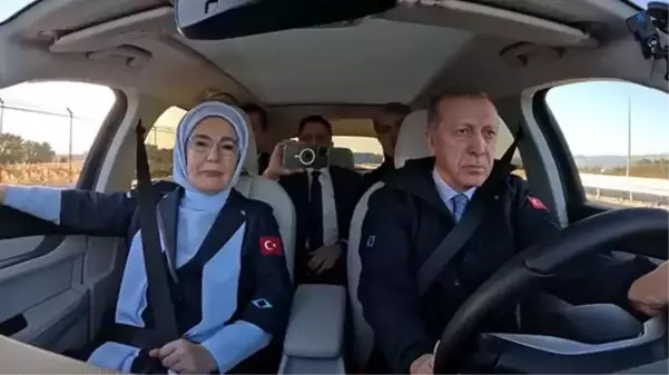 Görüntü Togg'un araç kamerasından! Direksiyonda Cumhurbaşkanı Erdoğan var, çalan şarkıya dikkat