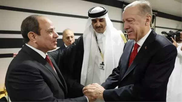 Erdoğan, Sisi ile tokalaştığı fotoğrafın hikayesini anlattı: 45 dakikaya varan bir görüşme gerçekleştirdik