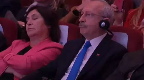 Vizyon belgesinin açıklandığı törende Selvi Kılıçdaroğlu uyuyakaldı