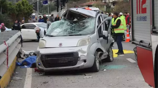 Tankerin biçip geçtiği hafif ticari araç, 3 genç kıza mezar oldu