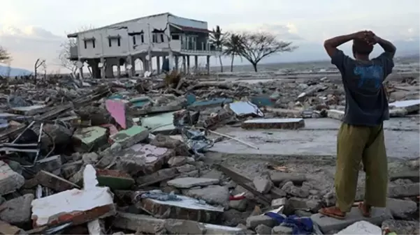 Son Dakika: Endonezya'da 7.7 büyüklüğünde deprem! Tsunami uyarısı yapıldı