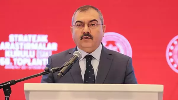 KOM Daire Başkanı Mahmut Çorumlu, KOM Stratejik Araştırmalar Kurulu Toplantısı'nda konuştu