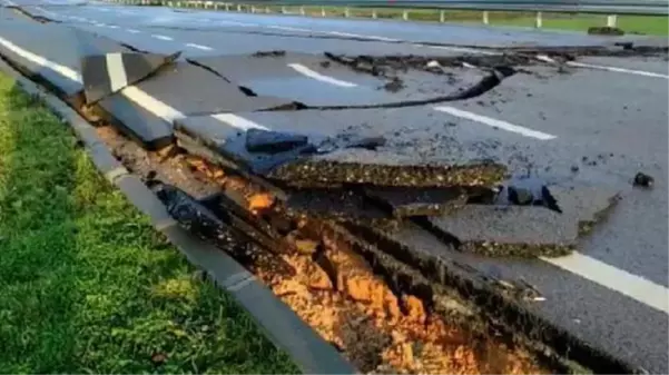 Hatay Havalimanı yolunda derin çatlaklar oluştu