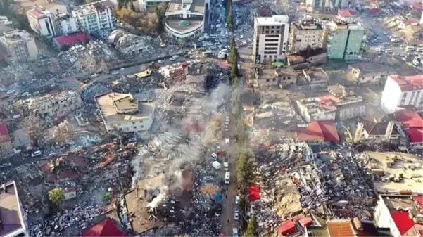 Son Dakika: Depremde hayatını kaybedenlerin sayısı 3 bin 432'ye yükseldi