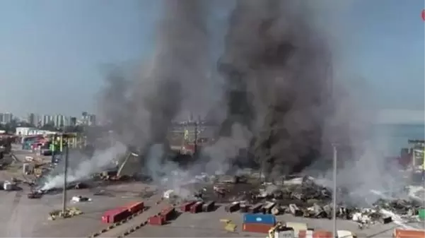 İskenderun Limanı'ndaki yangın 3. gününde! Söndürme çalışmaları sürüyor