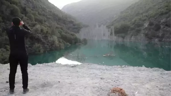 Depremde dağ dağa kavuştu, doğal göl oluştu