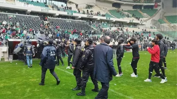 AK Parti'den ilk açıklama! Bursa-Amed maçındaki olaylara siyaset dünyası tepki gösterdi