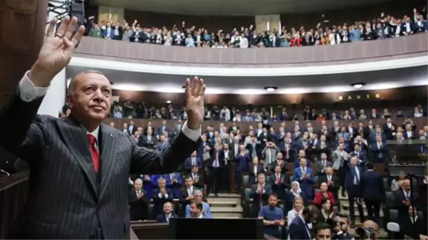 AK Parti'den 3 dönem kuralı kararı! Ağır toplar dahil 76 isim, yeni dönem için vekillik başvurusu yapabilecek