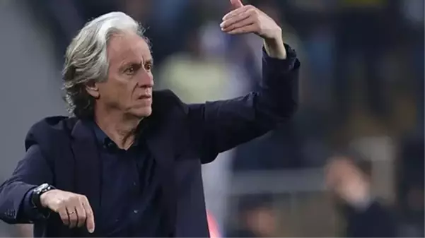 Sosyal medya kaynıyor! Yıldız futbolcuyu kadroya almayan Jorge Jesus, taraftarı çıldırttı