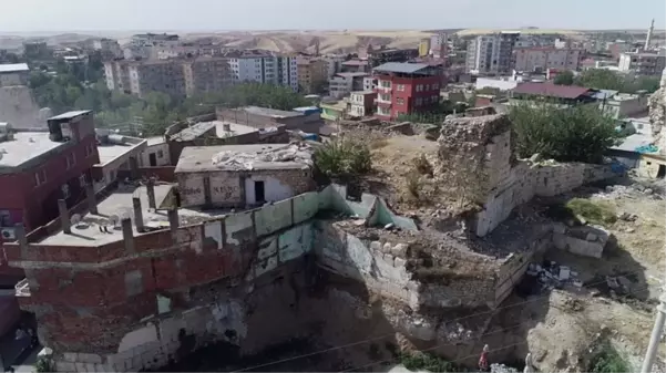 Harzemşahlar Devleti'nin son hükümdarı Celaleddin Harzemşah'ın mezarı Diyarbakır'da bulundu