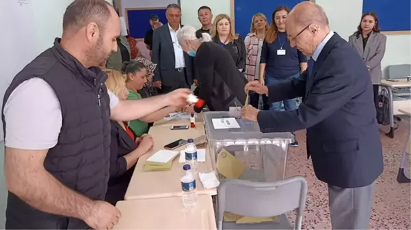 10. Cumhurbaşkanı Ahmet Necdet Sezer oyunu Ankara'da kullandı