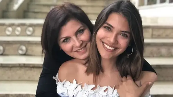 Oyuncu Biran Damla Yılmaz'ın annesi nikah masasına oturdu