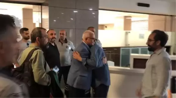 Merdan Yanardağ'a adliyede destek vermeye Sırrı Süreyya Önder ile CHP İstanbul Milletvekili Enis Berberoğlu gitti