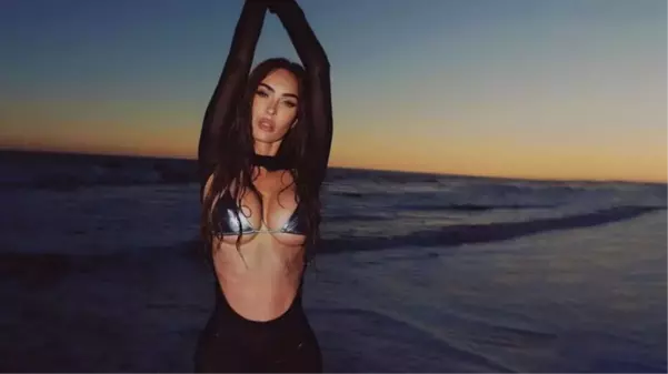 Megan Fox, ateşli pozlarıyla kasıp kavurdu! Tülden elbise giyip denize girdi