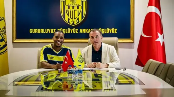 Galatasaray ve Fenerbahçe'nin eski yıldızı Garry Rodrigues, MKE Ankaragücü'ne imza attı