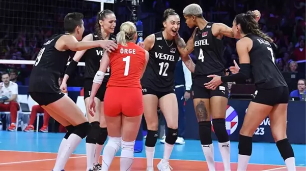 Son Dakika: Filenin Sultanları, 2023 CEV Avrupa Şampiyonası yarı finalinde İtalya'yı 3-2 yenerek finale yükseldi