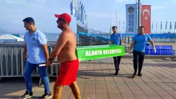 Antalya'da denizde kadın cesedi bulundu