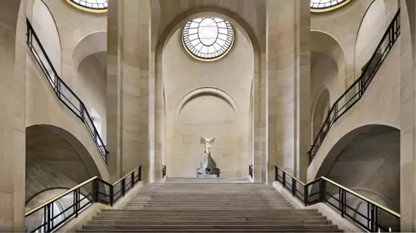 Paris'teki Louvre Müzesi bomba ihbarı nedeniyle tahliye edildi