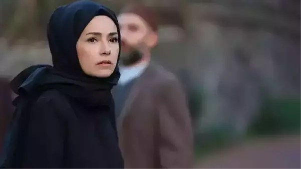 FOX TV binası önünde toplanan Mil-Diyanet Sen üyeleri, Kızıl Goncalar dizisini protesto etti