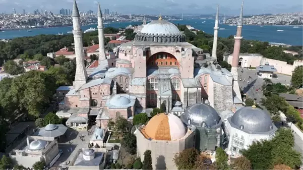 Ayasofya Camii'nde yeni dönem bugün başlıyor! Turistlerden 25 euro alınacak