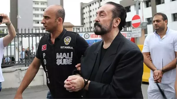 Herkes aynı detaya tepki gösteriyor! Adnan Oktar'ın cezaevinde çekilen yeni fotoğrafları ortalığı karıştırdı