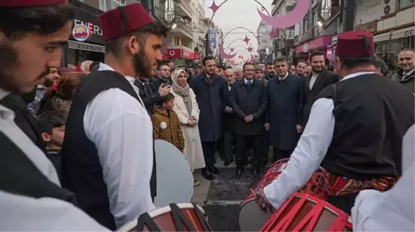 Bağcılar Meydanı'nda Ramazan ayı boyunca sürecek etkinlikler için plato kuruldu