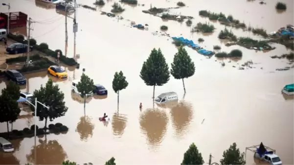 İran'da sel felaketinde 10 kişi hayatını kaybetti