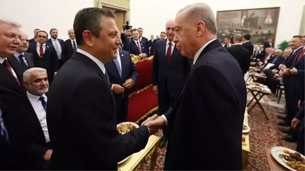 Cumhurbaşkanı Erdoğan, CHP lideri Özel ile TBMM'de kısa bir görüşme gerçekleştirdi: Haftaya bir araya geleceğiz