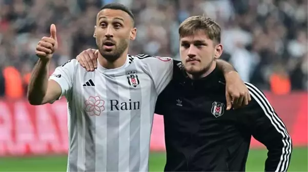 Beşiktaşlılar çok kızacak! Cenk Tosun, ezeli rakibe gidiyor