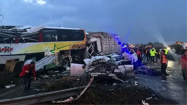 Mersin'de 10 kişinin öldüğü zincirleme trafik kazasında otobüs şoförü tutuklandı