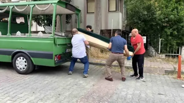 Eski bakan Fehim Adak'ın kardeşi emekli hakim, evinde ölü bulundu