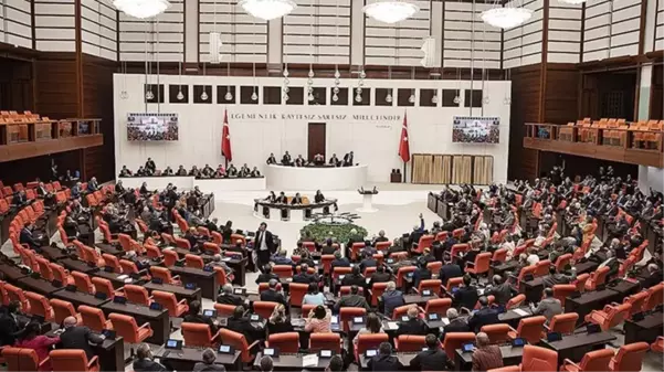 AK Parti ve CHP'nin transferleri sonrası Meclis'te sandalye dağılımı değişti