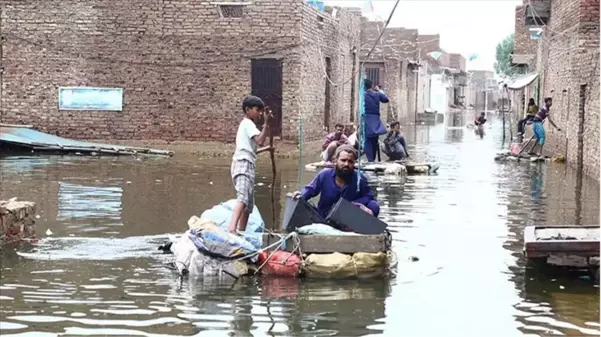 Pakistan'da muson yağışlarının bilançosu ağırlaşıyor: 260 ölü