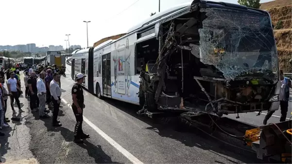 İstanbul'da 1 kişinin öldüğü metrobüs kazasına ilişkin 5 kişi tutuklandı