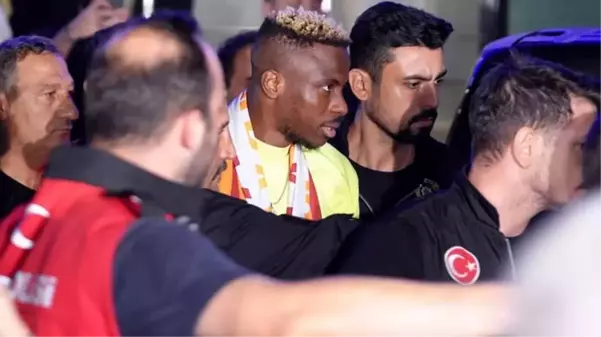 Resmi hesaptan olay gönderme! Osimhen transferi Galatasaray ve Chelsea'yi birbirine düşürdü