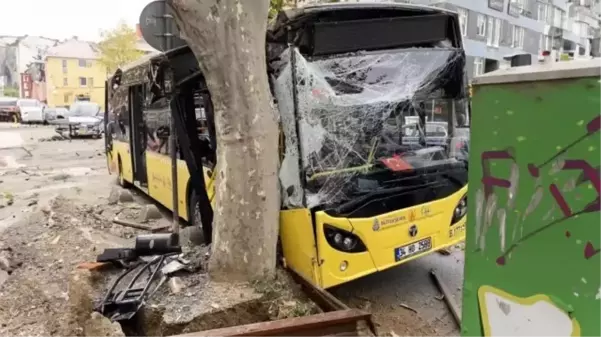 Bahçelievler'de İETT otobüsü ağaca çarptı, çok sayıda yaralı var